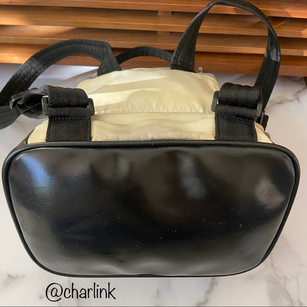 ❌SOLD❌ CHANEL mini backpack - Authentic Vintage - Picture 6 of 16